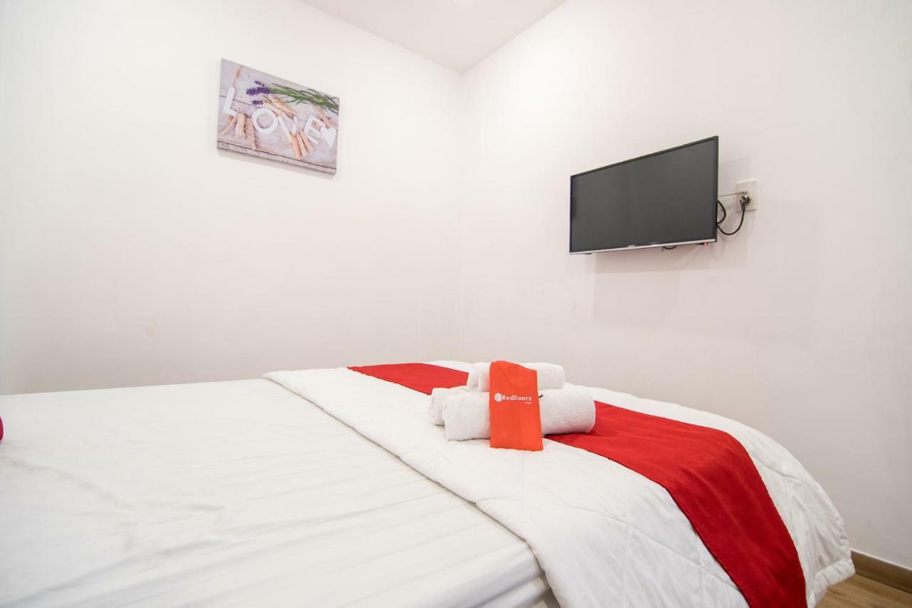 Reddoorz Plus Near Tan Dinh Market Ho Chi Minh-staden Exteriör bild